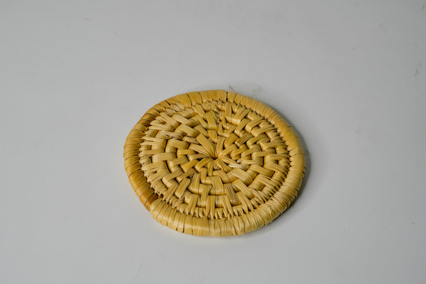 Hariyali Coaster Set – Handwoven Grass Table Mats (Set of 6) With Coaster Tray