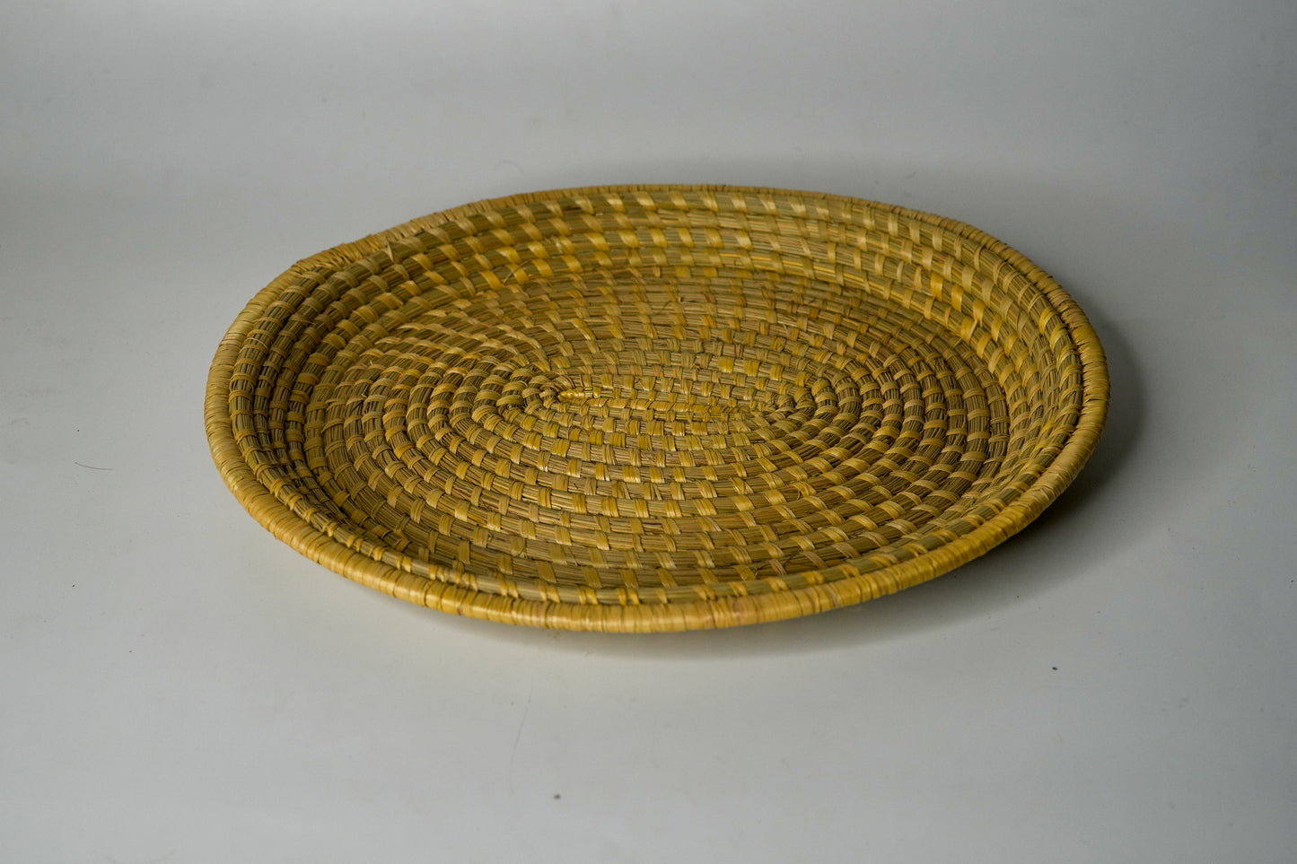 Prakriti Plate – Handwoven Grass Utility Tray (2 Variants)