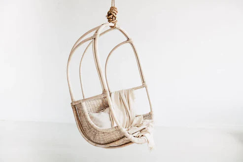 Noor Swing – Minimalist White Bamboo Cocoon