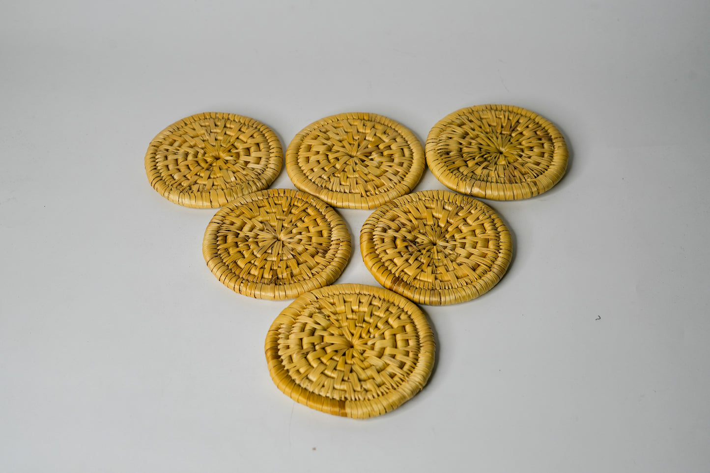 Hariyali Coaster Set – Handwoven Grass Table Mats (Set of 6) With Coaster Tray