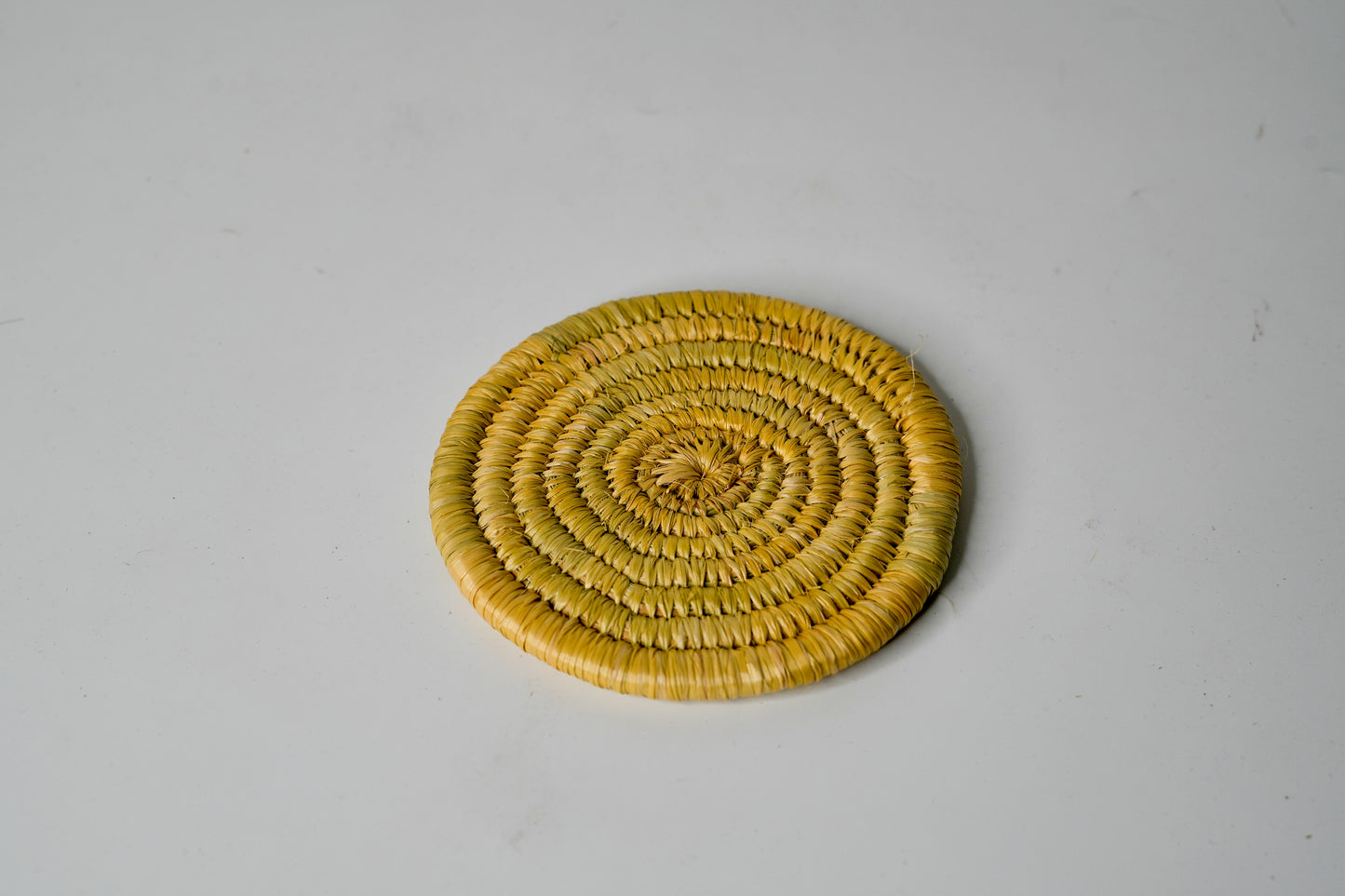 Hariyali Coaster Set – Handwoven Grass Table Mats (Set of 6) With Coaster Tray