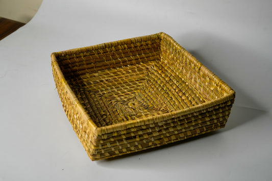 Savera Tray – Handwoven Grass Tray