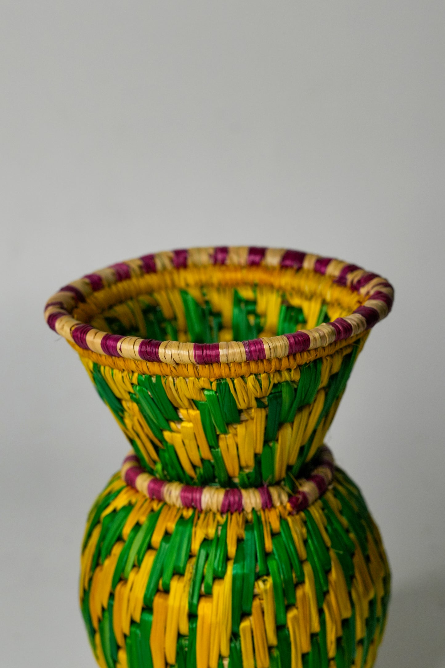 Phoolraj Guldasta – Handwoven Decorative Flower Vase